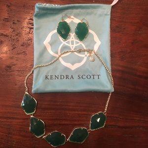 Necklace and earring set!